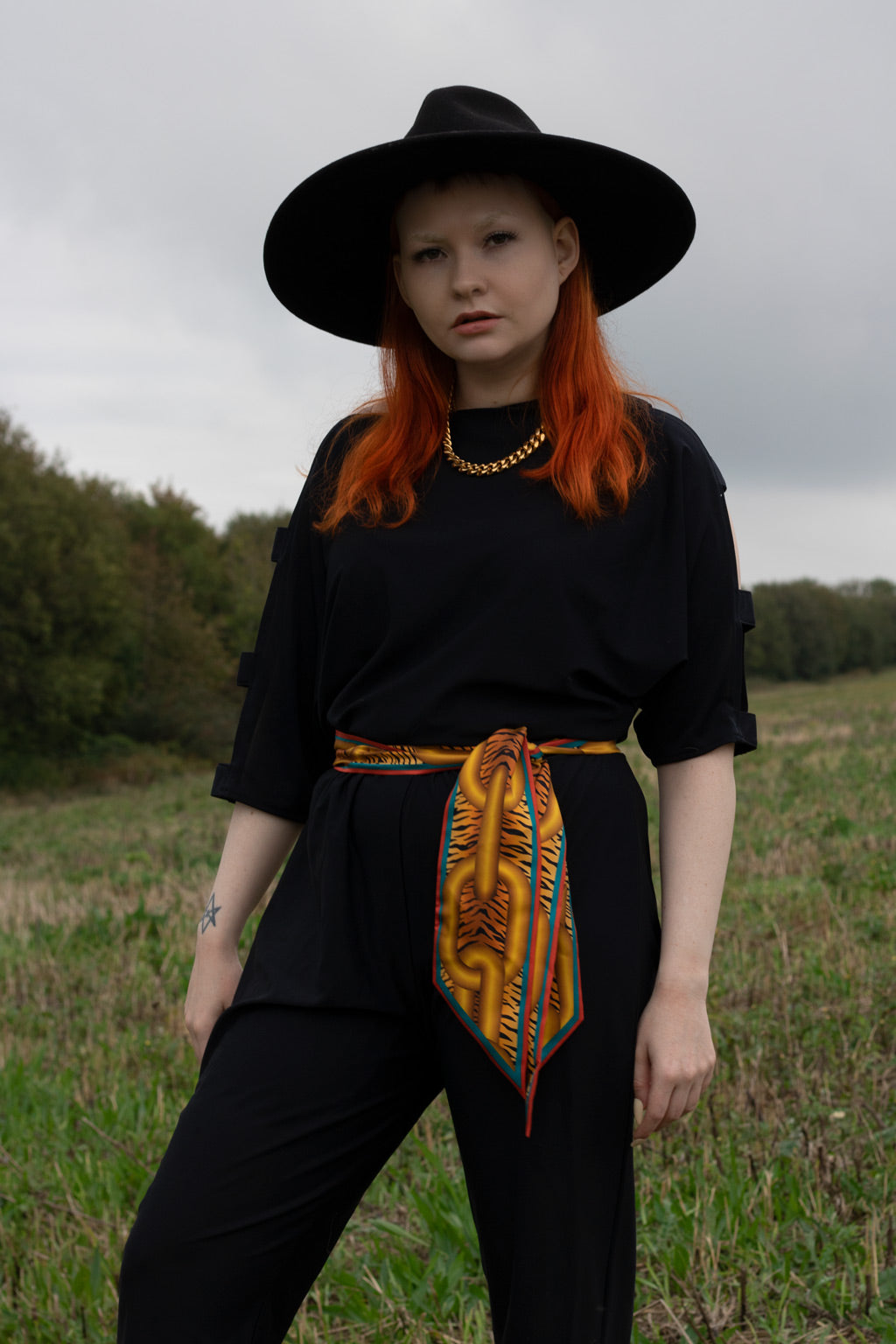 Lavallière, Chains, Gold Chain, Twilly Scarves, Pussy Bow, Bold Print, Tiger Print, Animal Prints, Glamour, Luxury Accessory, London Fashion