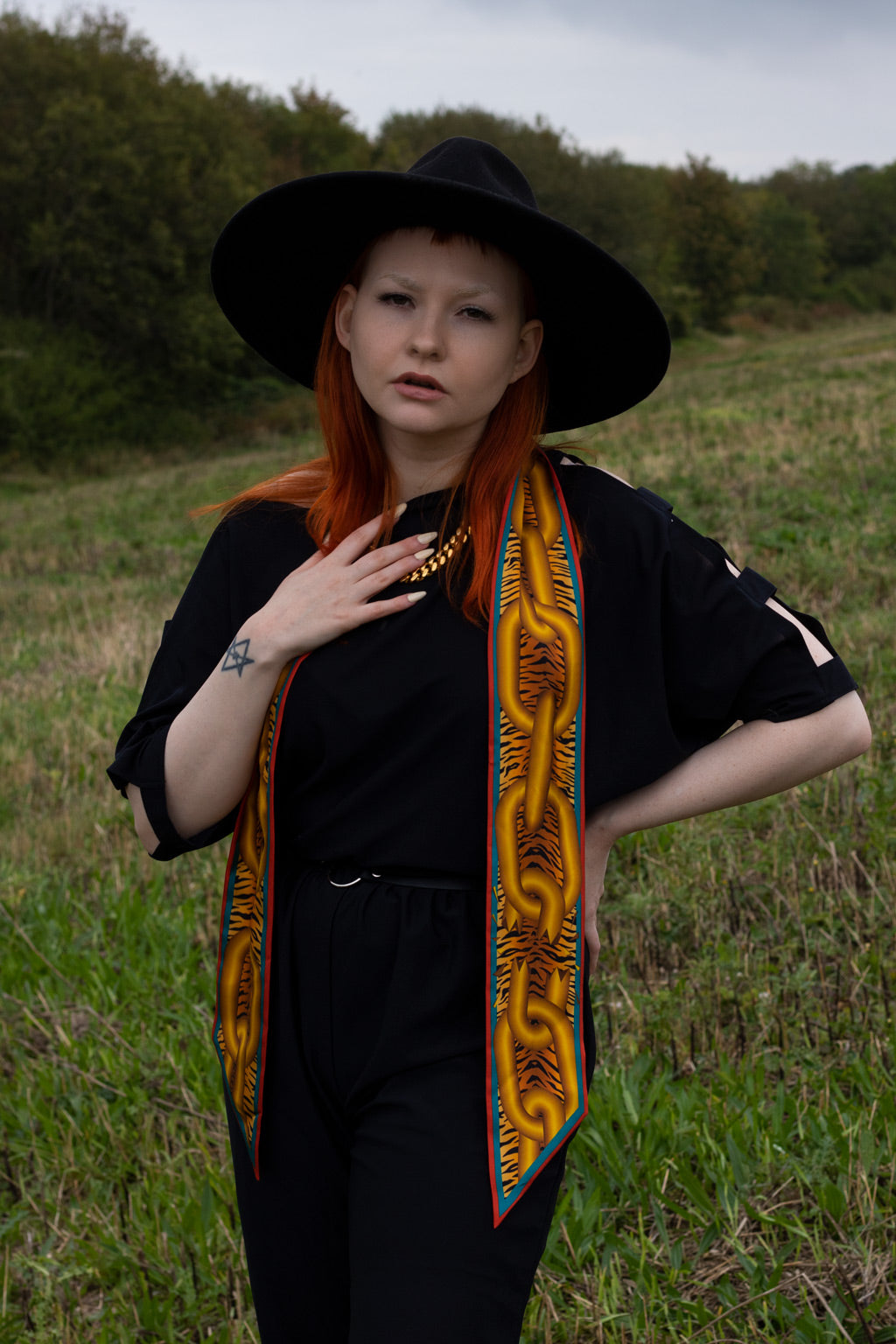 Lavallière, Chains, Gold Chain, Twilly Scarves, Pussy Bow, Bold Print, Tiger Print, Animal Prints, Glamour, Luxury Accessory, London Fashion