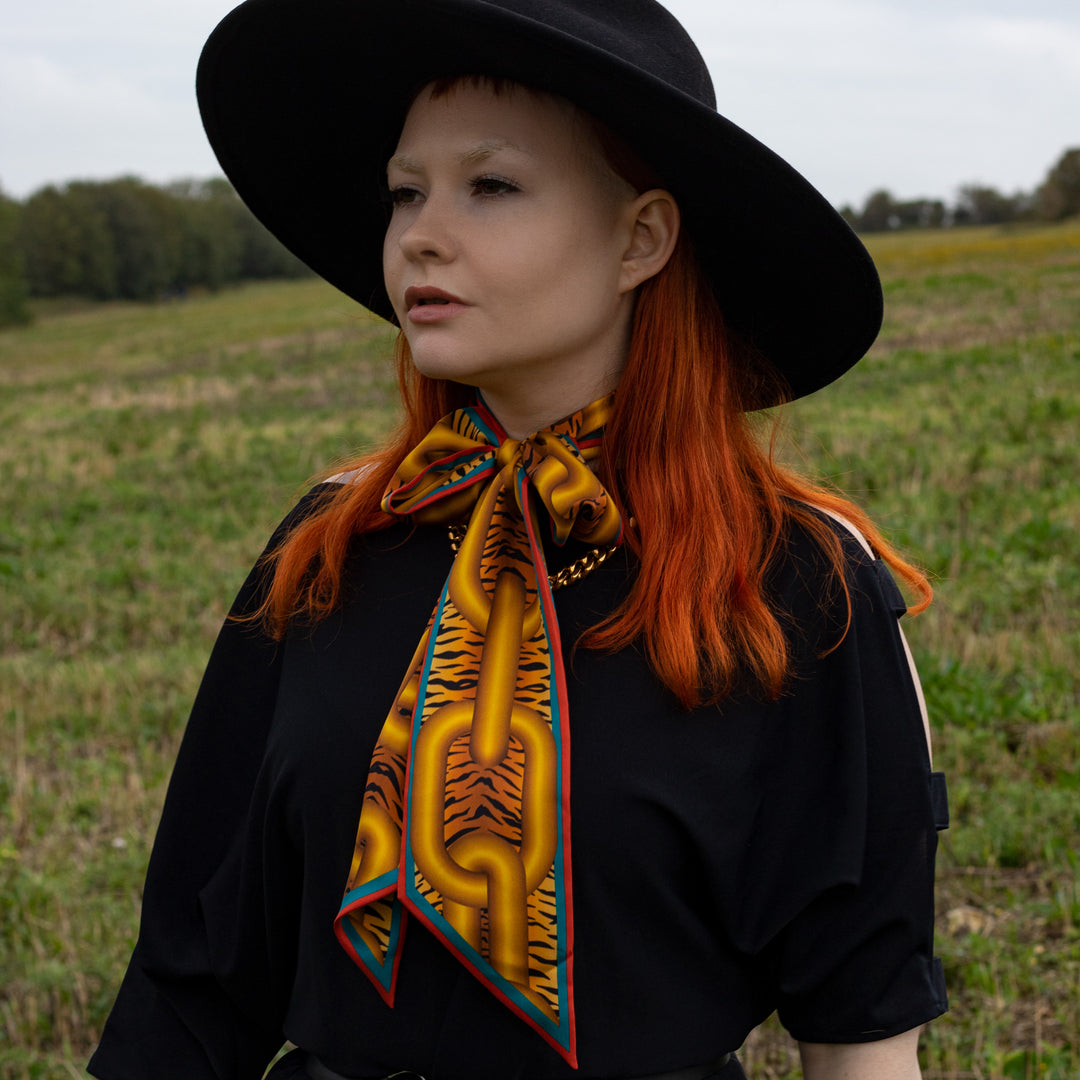 Lavallière, Chains, Gold Chain, Twilly Scarves, Pussy Bow, Bold Print, Tiger Print, Animal Prints, Glamour, Luxury Accessory, London Fashion