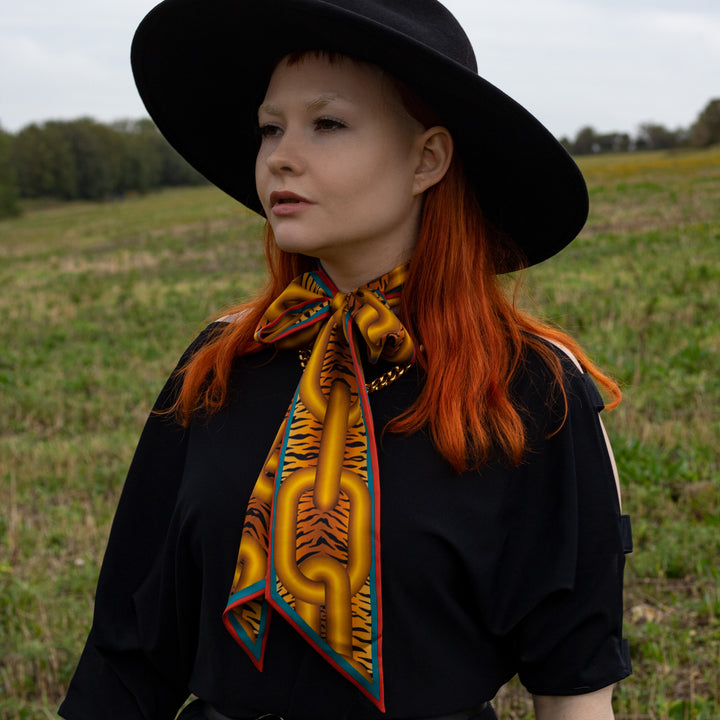 Lavallière, Chains, Gold Chain, Twilly Scarves, Pussy Bow, Bold Print, Tiger Print, Animal Prints, Glamour, Luxury Accessory, London Fashion